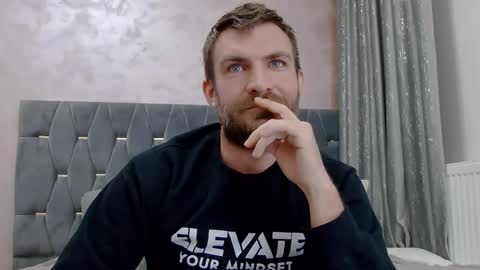 10in_deluxe online show from March 7, 10:13 am