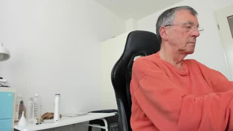 Henk online show from April 10, 12:01 pm