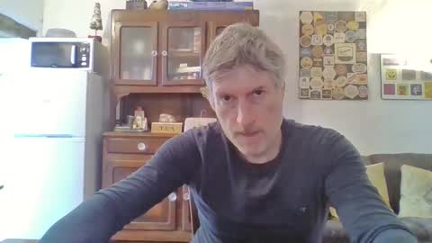 22esserre online show from April 8, 11:42 am