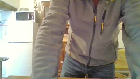 22esserre online show from February 19, 1:39 pm