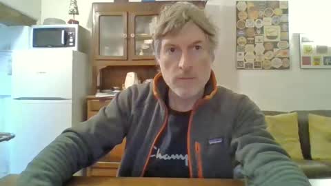 22esserre online show from December 9, 12:42 pm