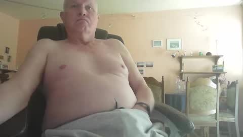 29famila online show from October 19, 11:46 am