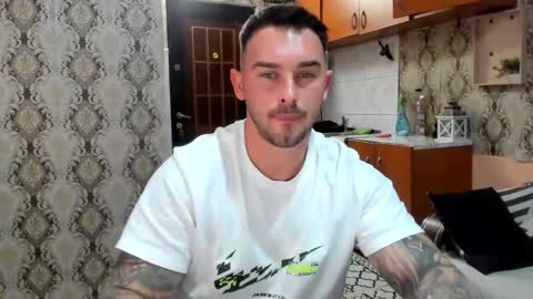 2sexymuscles online show from November 10, 10:26 pm