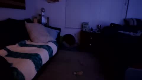 Snapshot of 2stroke82 chatting on November 2, 9:02 am 2stroke82 online show from November 2, 9:02 am