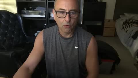 daddy vegas  for single women and couples here online show from February 8, 9:41 pm