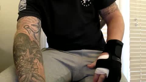 7incherinhand online show from November 7, 1:25 pm