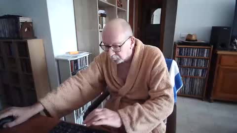  Papi  online show from December 15, 11:18 am