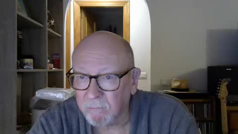  Papi  online show from December 19, 5:50 pm