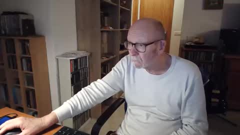  Papi  online show from February 19, 6:59 pm