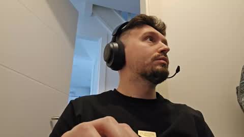 8inchdude93 online show from March 18, 12:52 pm