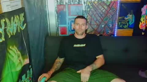 EvelDicknievel1 online show from October 1, 8:40 am