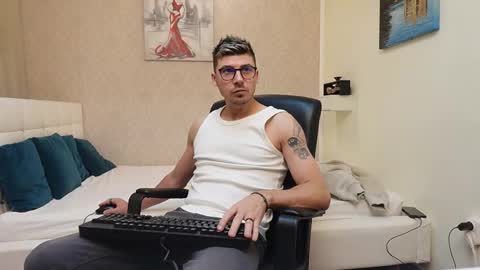 Snapshot of _alex_star chatting on October 29, 3:31 am Alex online show from October 29, 3:31 am