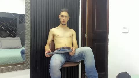 _axel_09 online show from April 18, 4:36 am