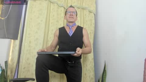Axel online show from June 24, 11:57 am