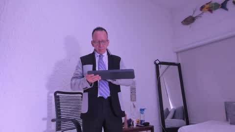 _axelking_ online show from January 16, 11:35 am