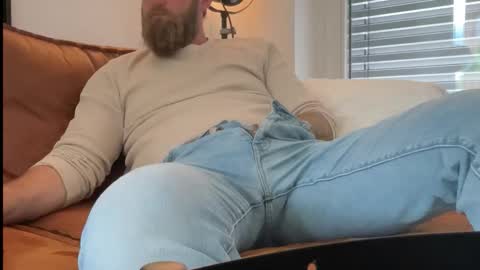 _beard_and_tattoo_ online show from September 24, 10:35 am