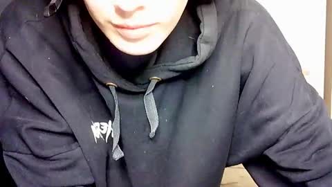 Snapshot of _crise_next_door_ chatting on October 8, 3:05 pm _crise_next_door_ online show from October 8, 3:05 pm