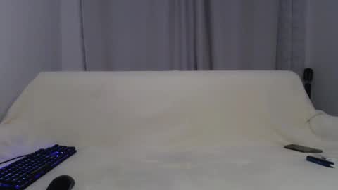 Mark online show from December 1, 6:33 pm