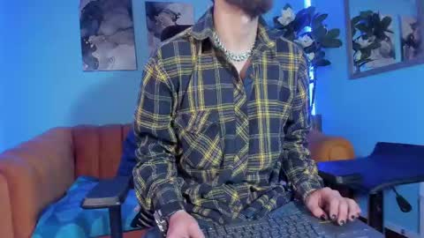 Snapshot of _hairybeard_ chatting on September 13, 6:36 am Mathews online show from September 13, 6:36 am
