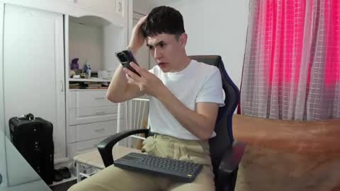 James online show from April 18, 7:58 pm