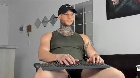 Snapshot of _jamesleandros chatting on February 26, 9:03 pm jeison online show from February 26, 9:03 pm