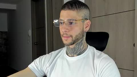 Snapshot of _jamesleandros chatting on September 12, 6:13 am jeison online show from September 12, 6:13 am