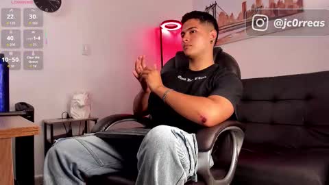 _juanes__ online show from November 24, 8:32 pm