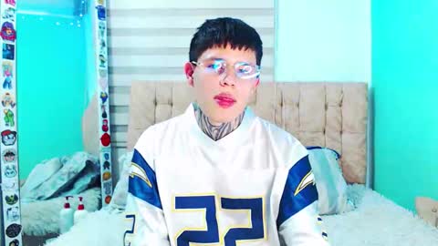 mod online show from March 3, 7:16 am