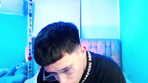 mod online show from May 26, 6:53 am