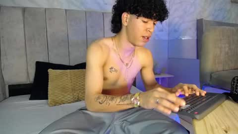 _king_hot1_ online show from March 4, 1:34 am