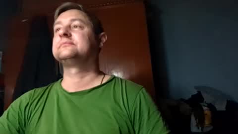 Snapshot of _lastjedi_ chatting on December 6, 2:28 pm OBI-WAN online show from December 6, 2:28 pm