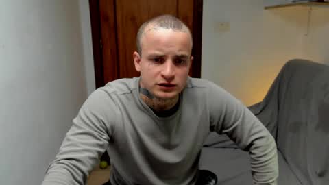 Layne online show from April 10, 11:50 am