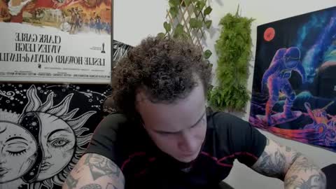 Snapshot of _layne chatting on March 9, 9:25 pm Layne online show from March 9, 9:25 pm