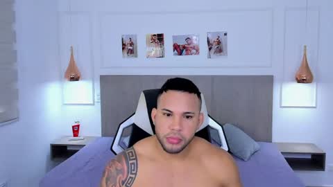 _matthew_santos_ online show from August 5, 10:48 pm