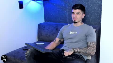 _mrcock_ online show from April 10, 11:34 pm