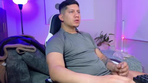 Roberto online show from April 1, 1:41 pm