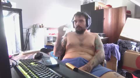 _smiley_bear27 online show from December 14, 12:17 am