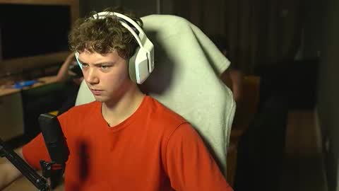 OLIVERERENMARCUSpvt is open online show from December 17, 12:23 pm