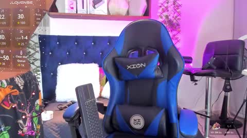 Taylor online show from November 29, 10:01 pm