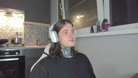 _torfin_ online show from March 6, 10:15 pm