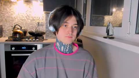 _torfin_ online show from February 24, 10:32 pm