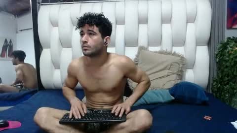 aaron_jones_1 online show from May 2, 7:27 pm