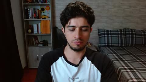 Aaron online show from February 4, 7:53 pm