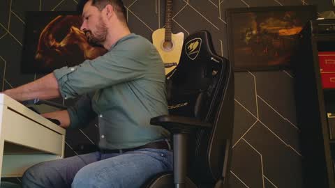 Aaron online show from February 6, 12:37 pm