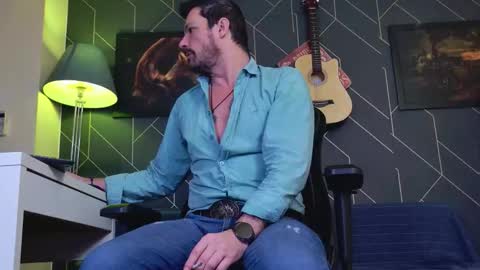 Aaron online show from January 16, 9:39 pm