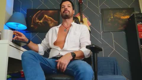 Aaron online show from October 9, 5:18 pm