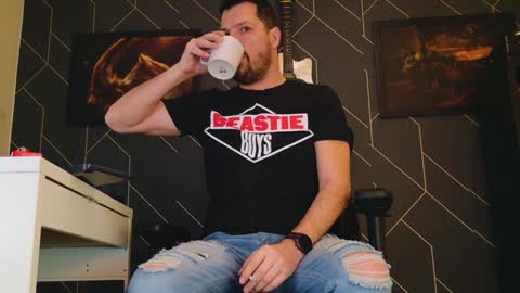 Aaron online show from February 7, 6:24 am