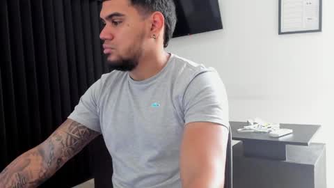 ig aaron hunter123 online show from March 30, 2:18 pm