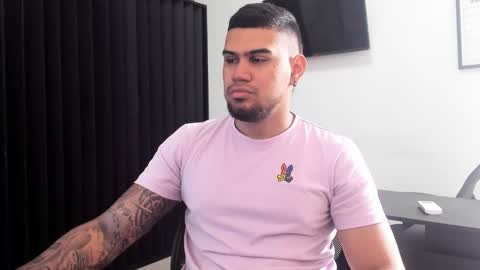 ig aaron hunter123 online show from February 11, 4:23 pm