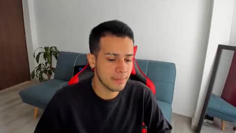 Independence model AbelAsburgo online show from March 8, 10:03 pm